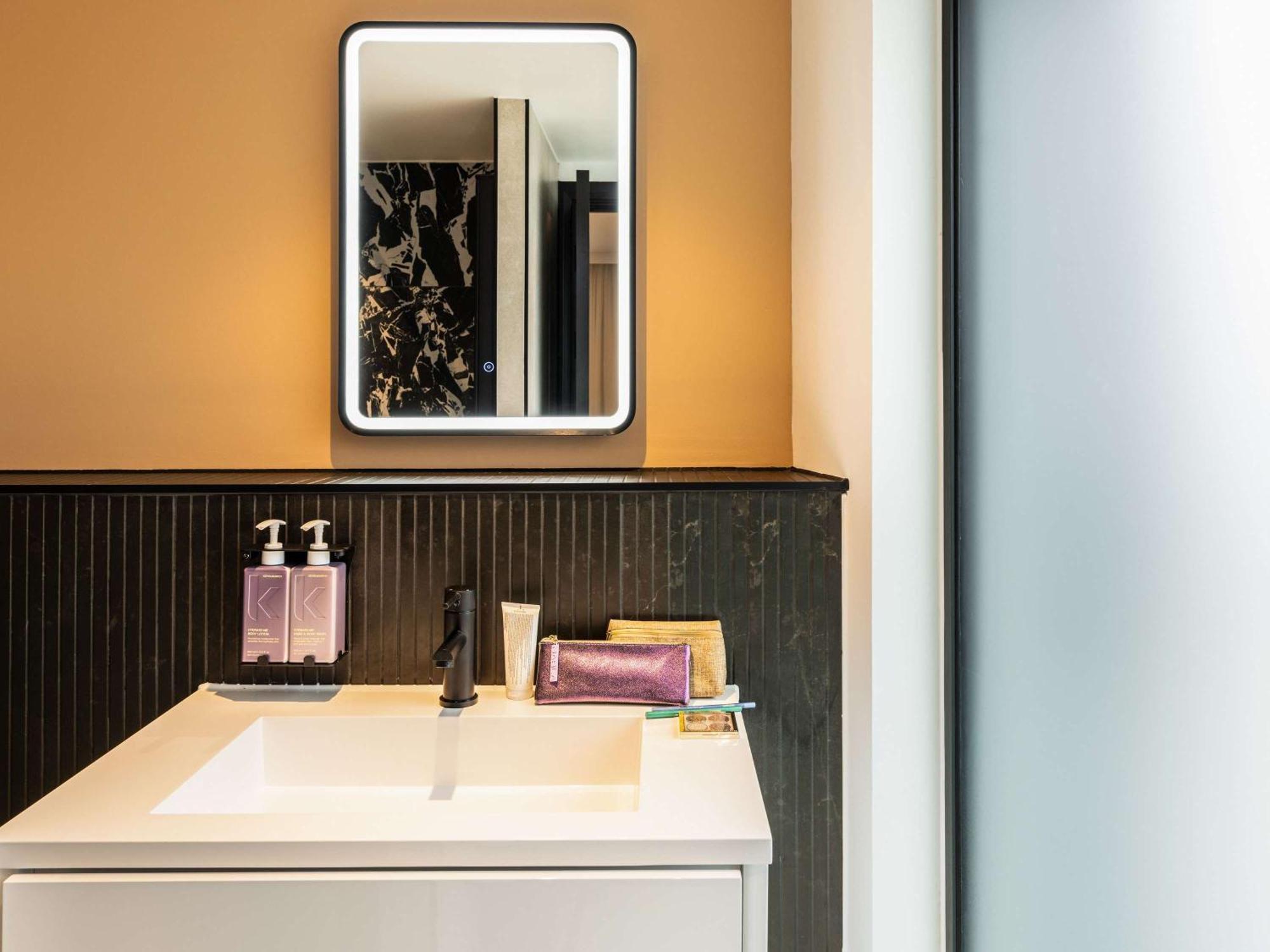 Tribe Manchester Airport By Accor Hale  Eksteriør billede
